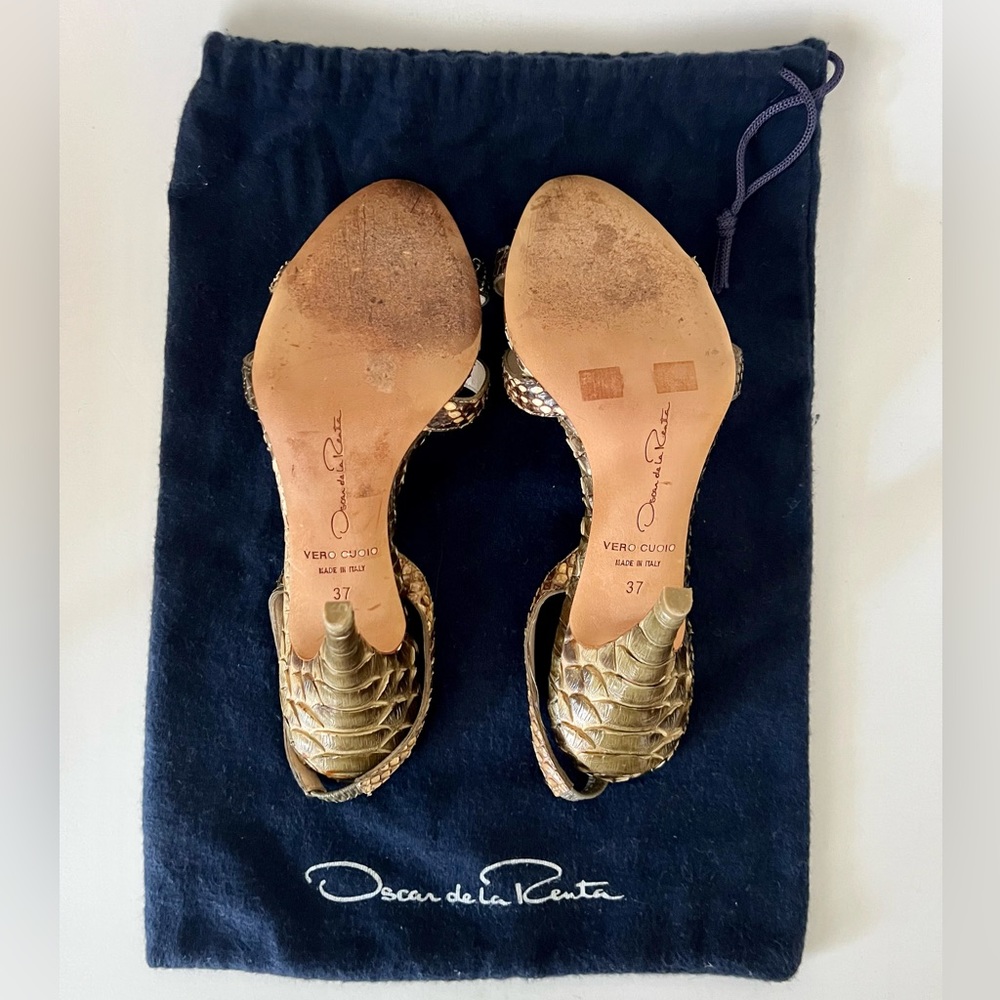 Pre-Owned Oscar De La Renta Python Slingback Shoe… - image 8